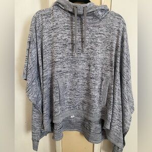 ATHLETA Blissful Poncho sz Small like new